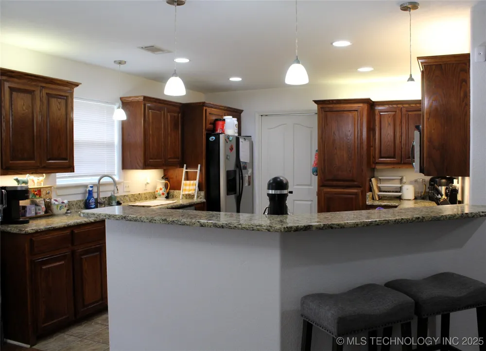 908 3rd Calera, OK 74730
