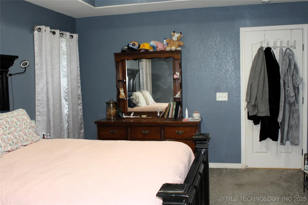 908 3rd Calera, OK 74730