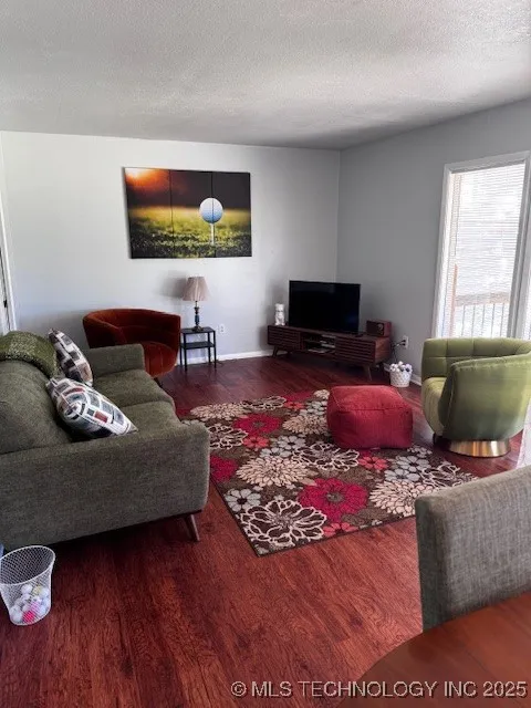 204 Falconhead #F Burneyville, OK 73430