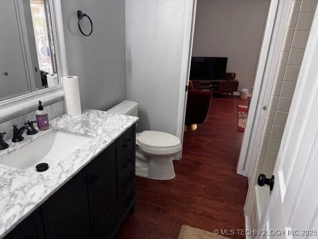 204 Falconhead #F Burneyville, OK 73430