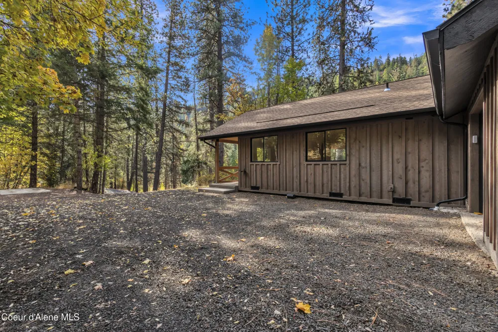42820 S Highway 97 Harrison, ID 83833