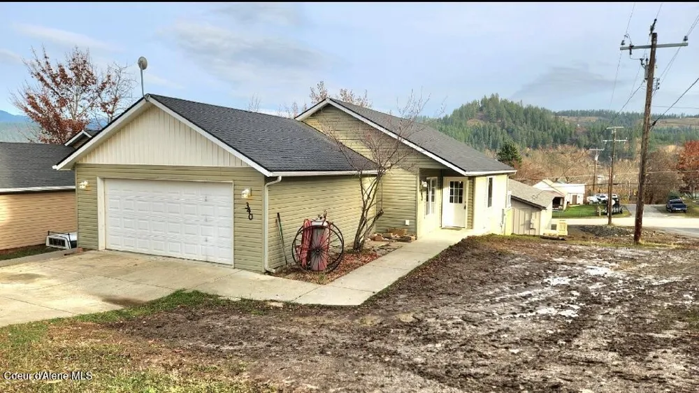 340 S 3rd St. Maries, ID 83861