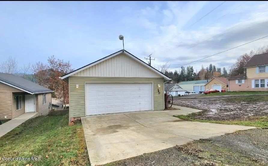 340 S 3rd St. Maries, ID 83861