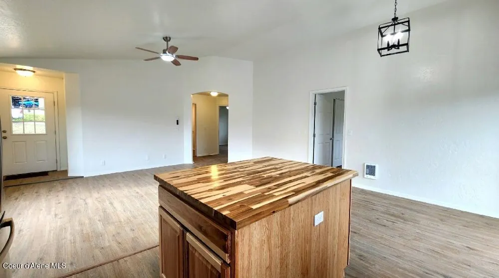 340 S 3rd St. Maries, ID 83861