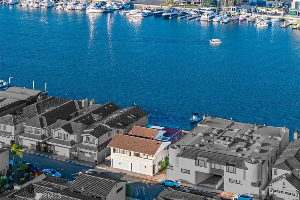 318 Via Lido Nord Newport Beach, CA 92663