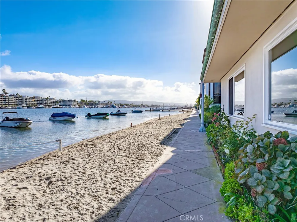 318 Via Lido Nord Newport Beach, CA 92663