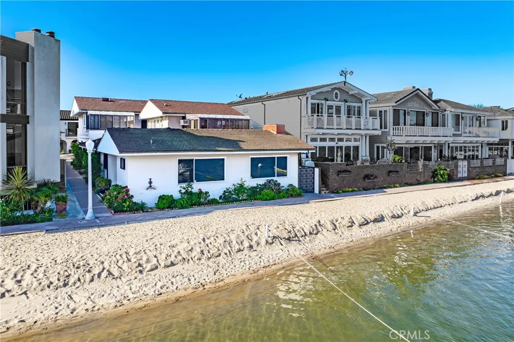 318 Via Lido Nord Newport Beach, CA 92663