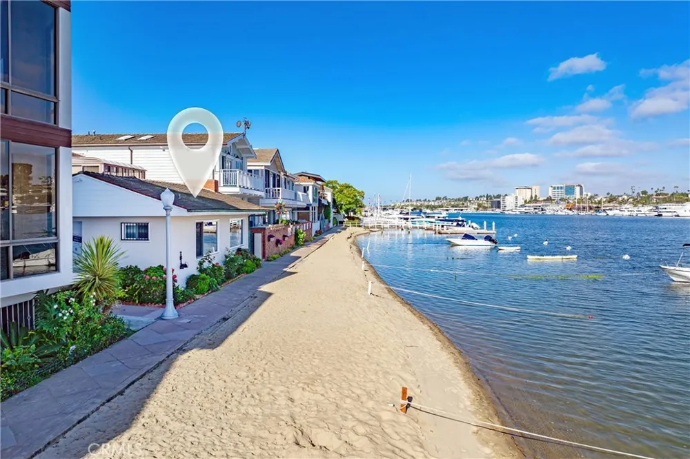 318 Via Lido Nord Newport Beach, CA 92663