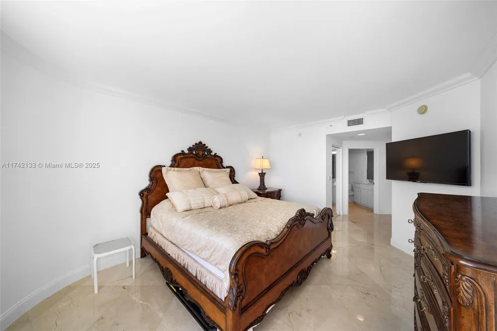 6365 Collins Ave #3801 Miami Beach, FL 33141