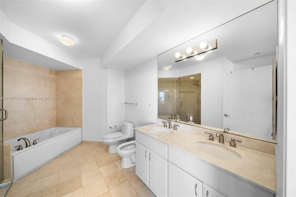 6365 Collins Ave #3801 Miami Beach, FL 33141