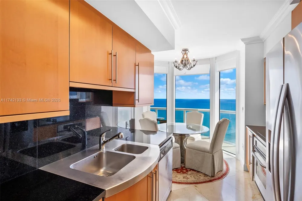 6365 Collins Ave #3801 Miami Beach, FL 33141