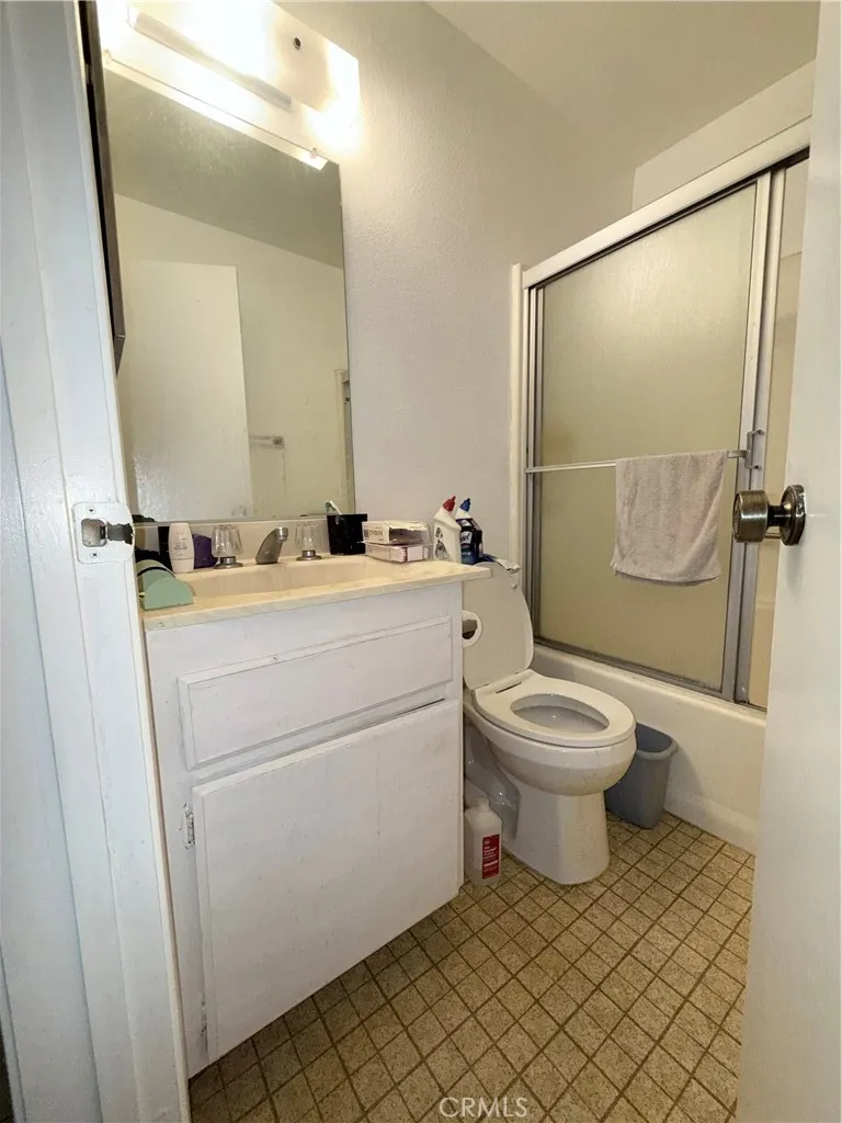 13721 Los Angeles Baldwin Park, CA 91706