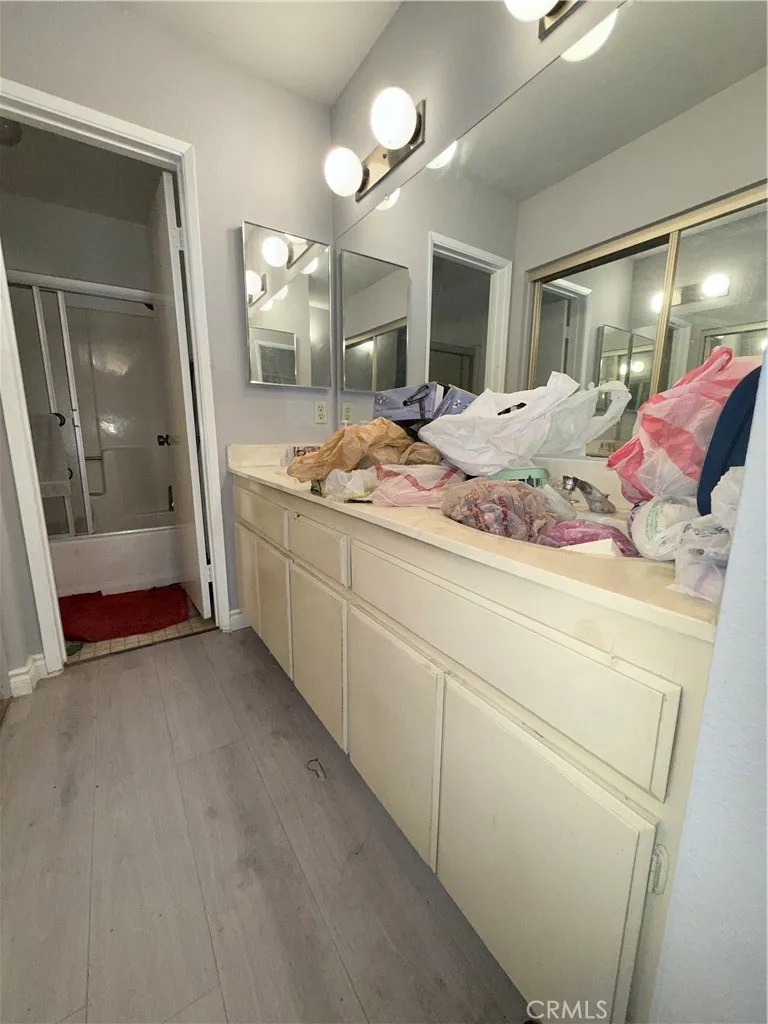 13721 Los Angeles Baldwin Park, CA 91706