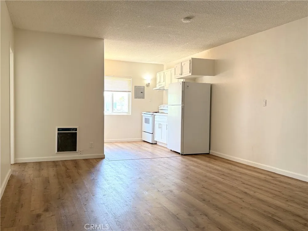 620 Illinois Court #6