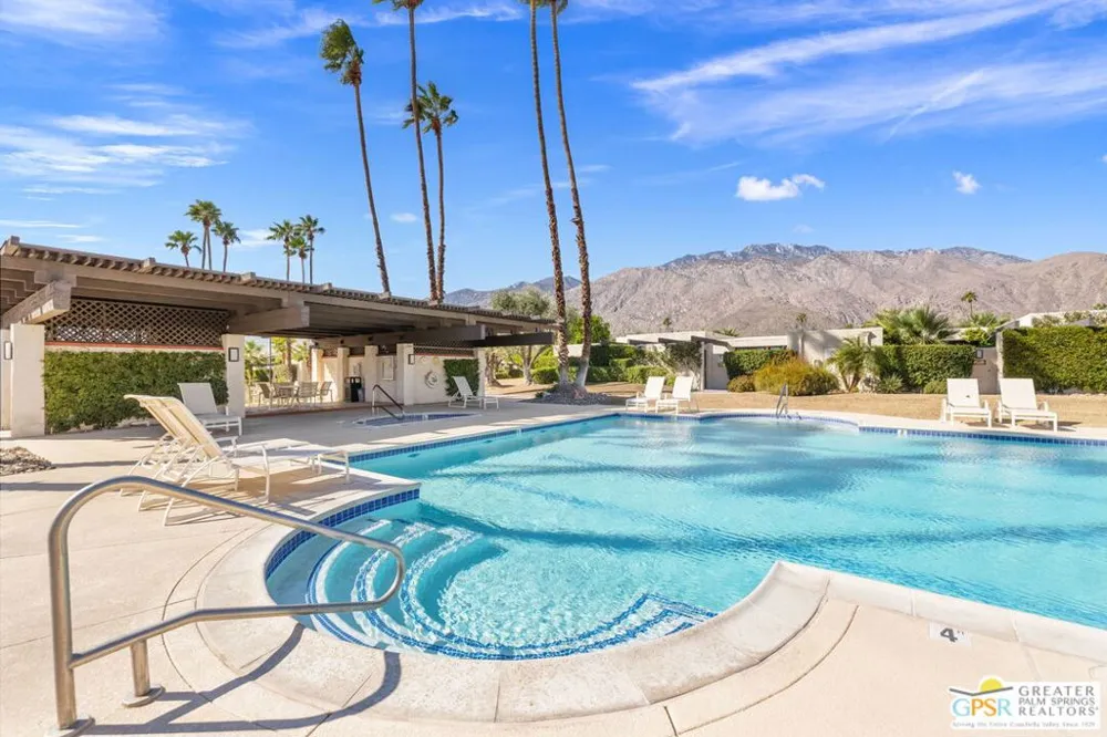 427 Calle Rolph Palm Springs, CA 92262