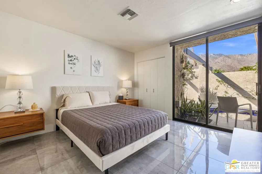 427 Calle Rolph Palm Springs, CA 92262