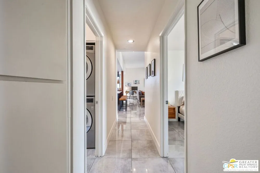 427 Calle Rolph Palm Springs, CA 92262