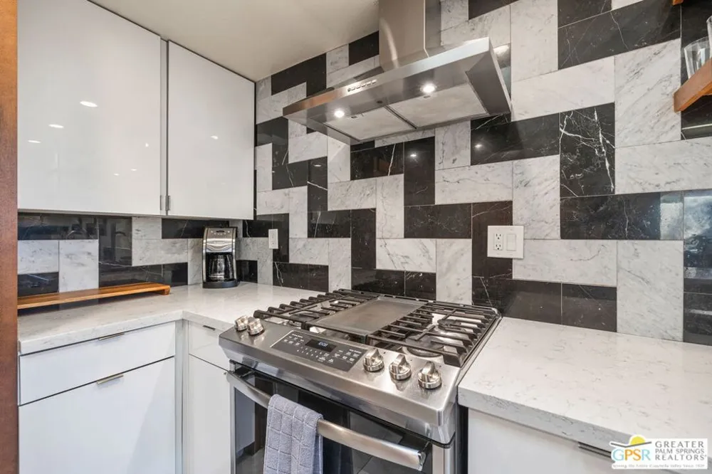 427 Calle Rolph Palm Springs, CA 92262