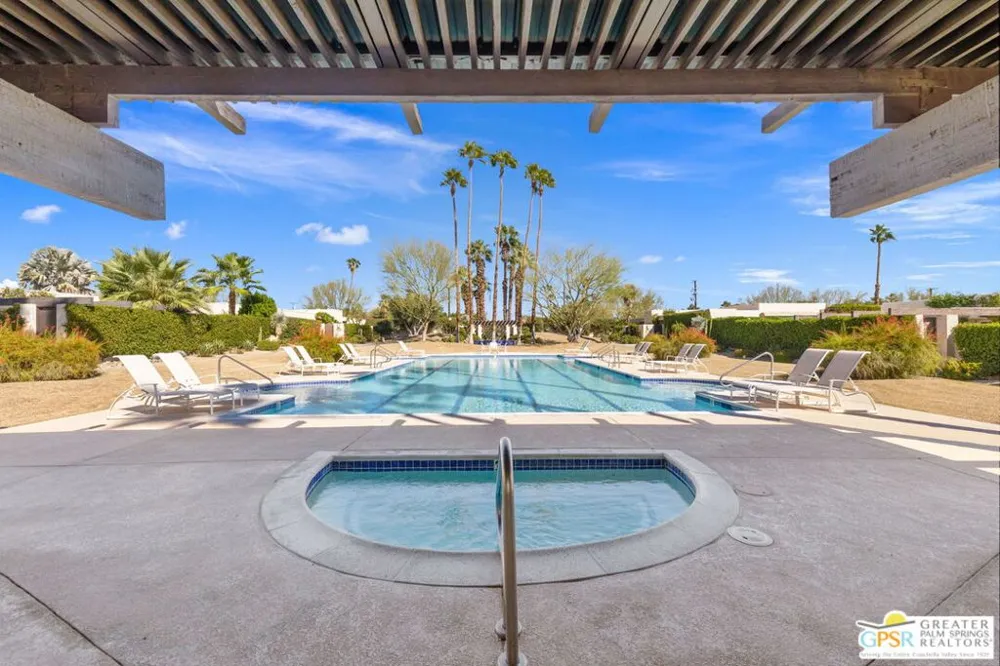 427 Calle Rolph Palm Springs, CA 92262