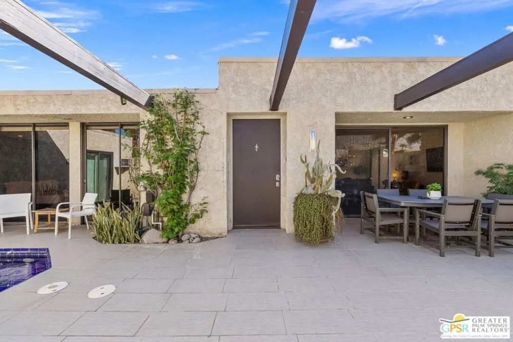 427 Calle Rolph Palm Springs, CA 92262