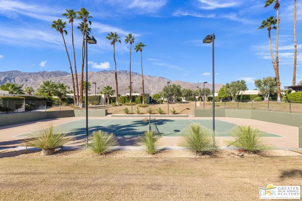 427 Calle Rolph Palm Springs, CA 92262