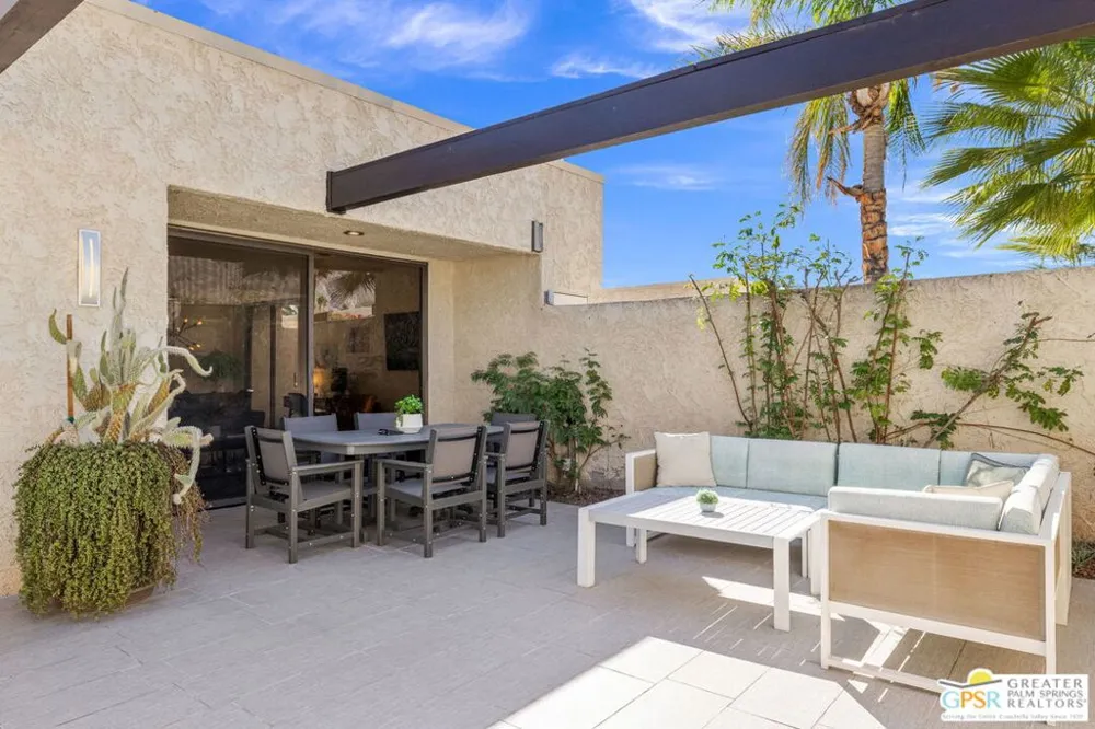 427 Calle Rolph Palm Springs, CA 92262