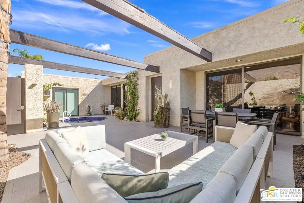 427 Calle Rolph Palm Springs, CA 92262