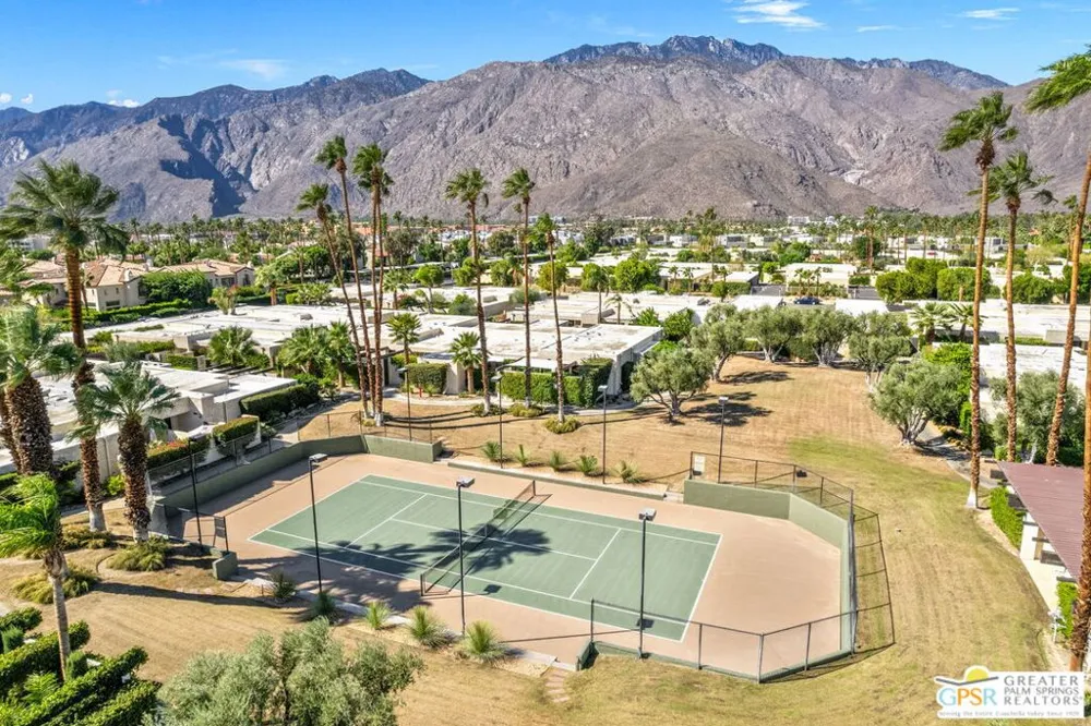 427 Calle Rolph Palm Springs, CA 92262