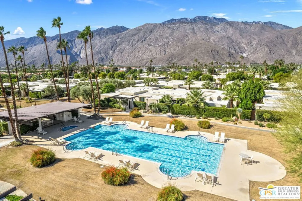 427 Calle Rolph Palm Springs, CA 92262