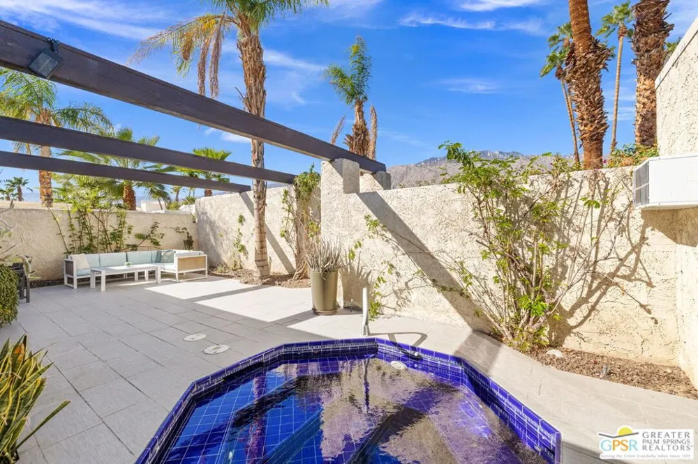 427 Calle Rolph Palm Springs, CA 92262