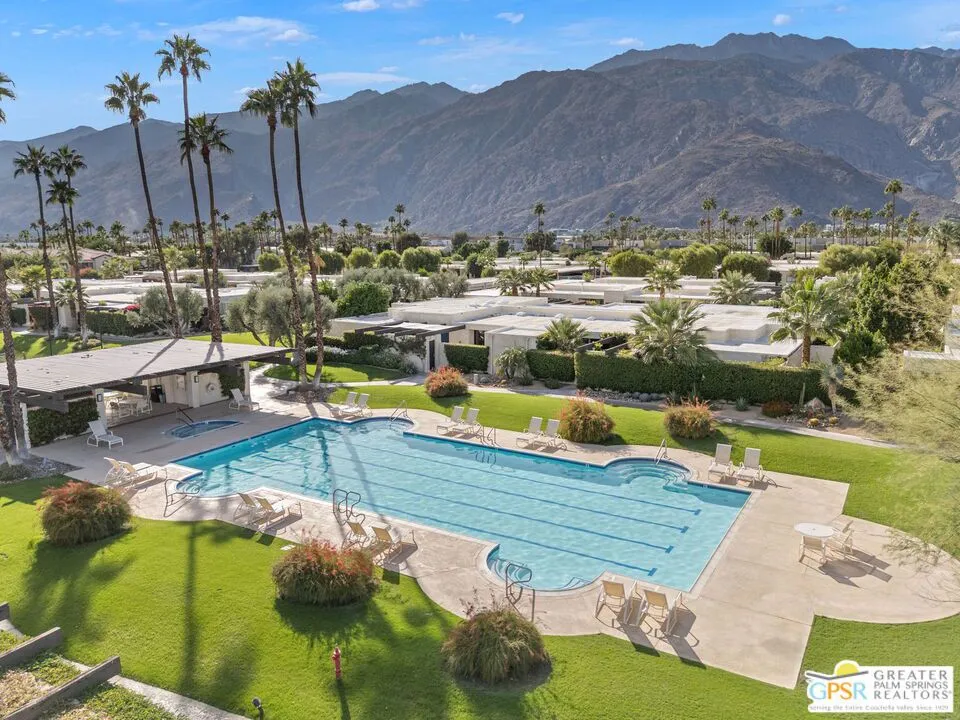 427 Calle Rolph Palm Springs, CA 92262