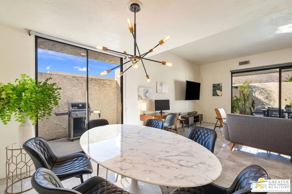 427 Calle Rolph Palm Springs, CA 92262