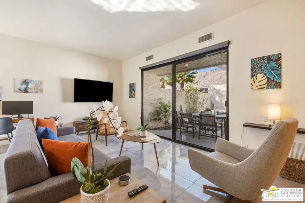 427 Calle Rolph Palm Springs, CA 92262
