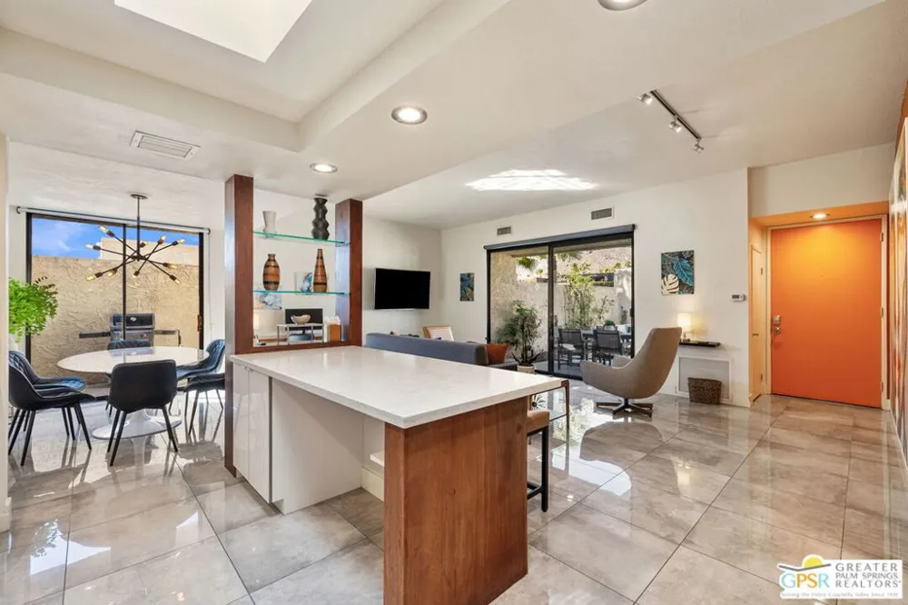 427 Calle Rolph Palm Springs, CA 92262