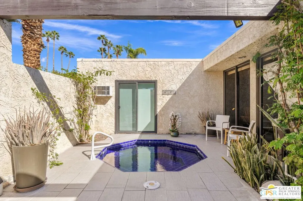 427 Calle Rolph Palm Springs, CA 92262