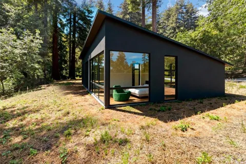 115 Edison Way