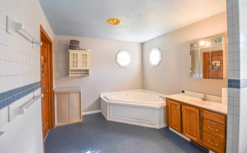 307 Railroad Street Union City, MI 49094
