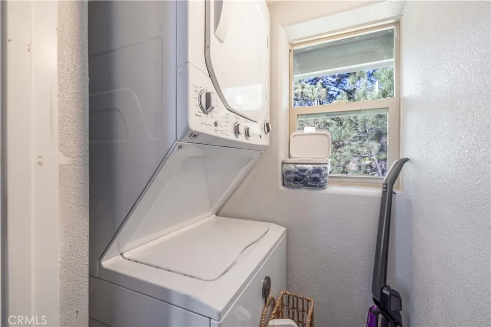 39470 North Shore Fawnskin, CA 92333