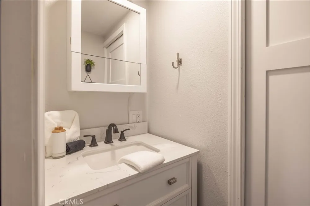 39470 North Shore Fawnskin, CA 92333