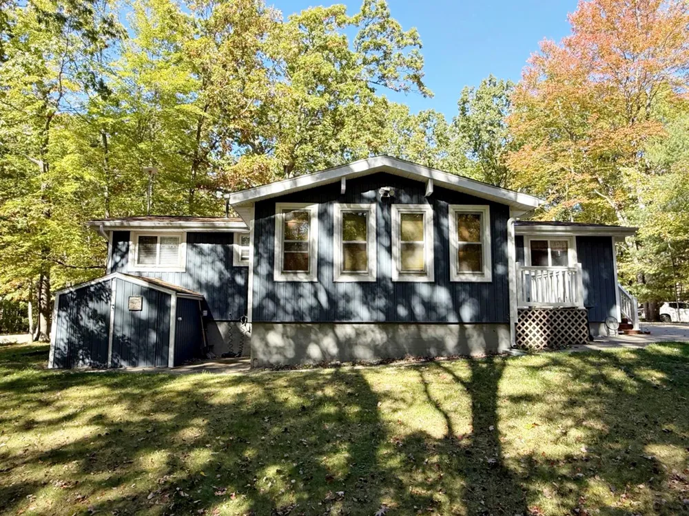 11167 Birwood Drive Canadian Lakes, MI 49346
