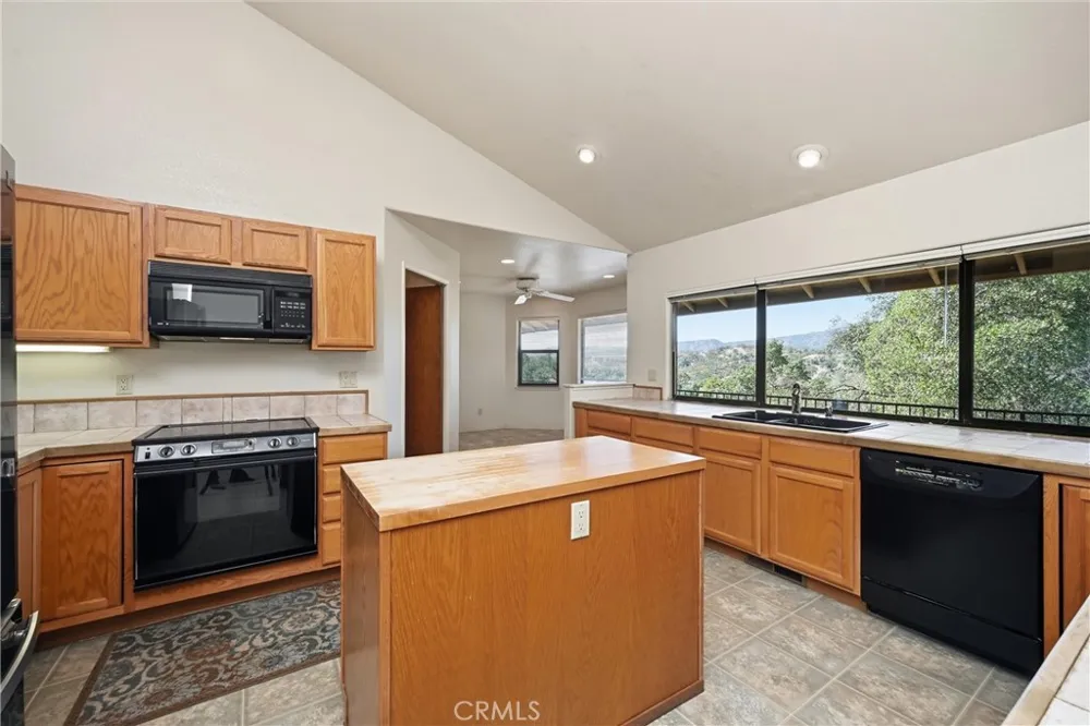 16261 Conestoga Road Hidden Valley Lake, CA 95467