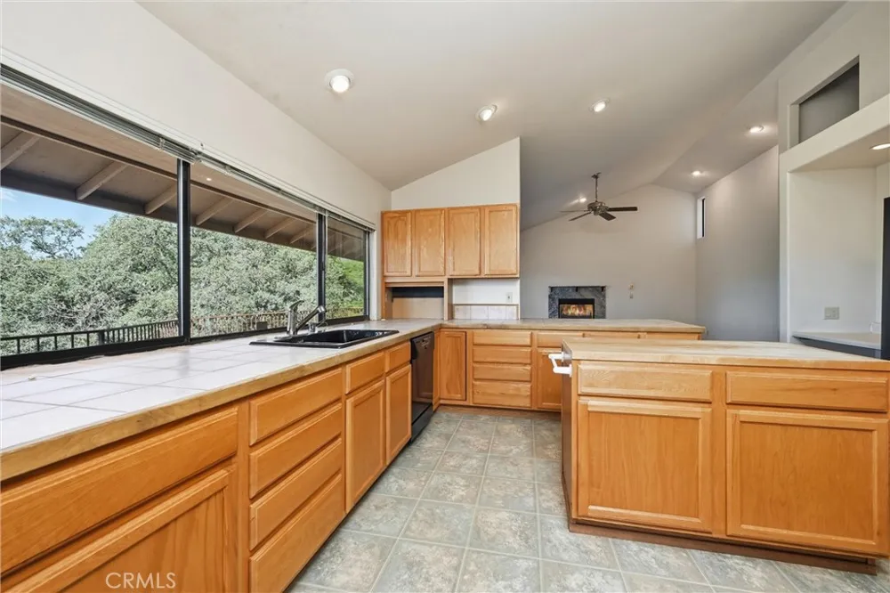 16261 Conestoga Road Hidden Valley Lake, CA 95467