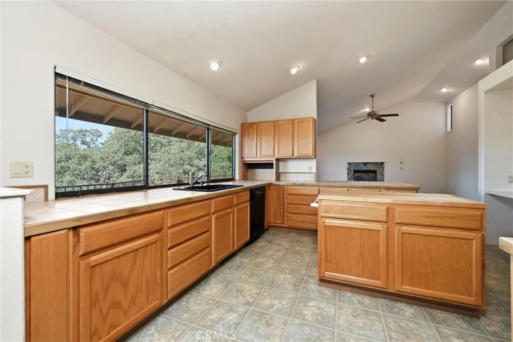 16261 Conestoga Road Hidden Valley Lake, CA 95467