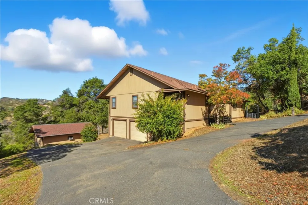 16261 Conestoga Road Hidden Valley Lake, CA 95467