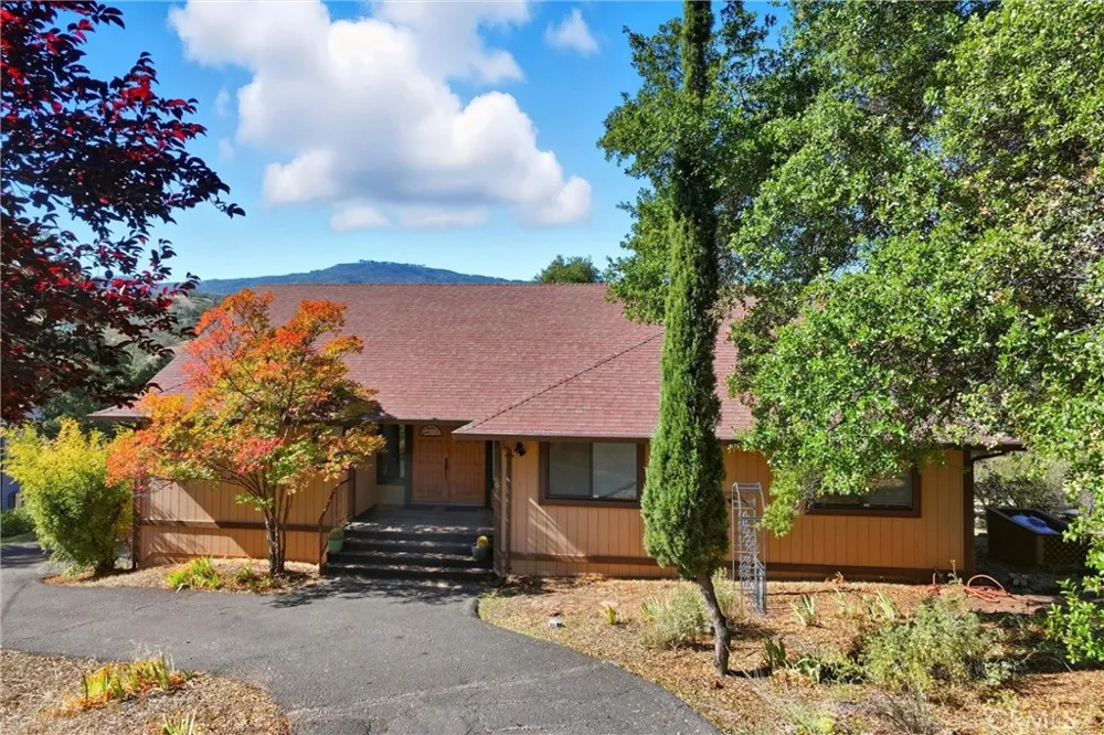 16261 Conestoga Road Hidden Valley Lake, CA 95467