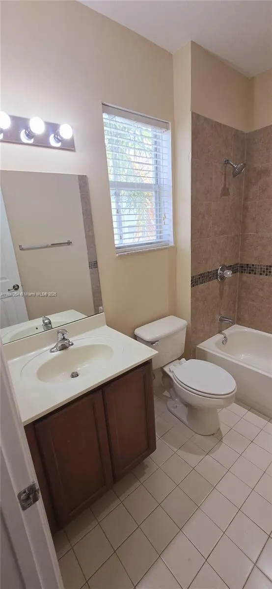 3020 Laurel Ridge Cir Riviera Beach, FL 33404