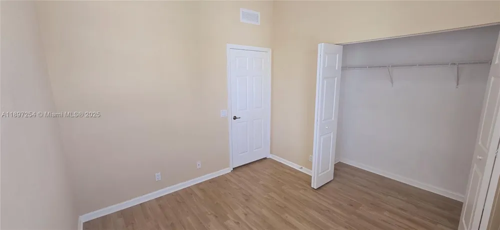 3020 Laurel Ridge Cir Riviera Beach, FL 33404