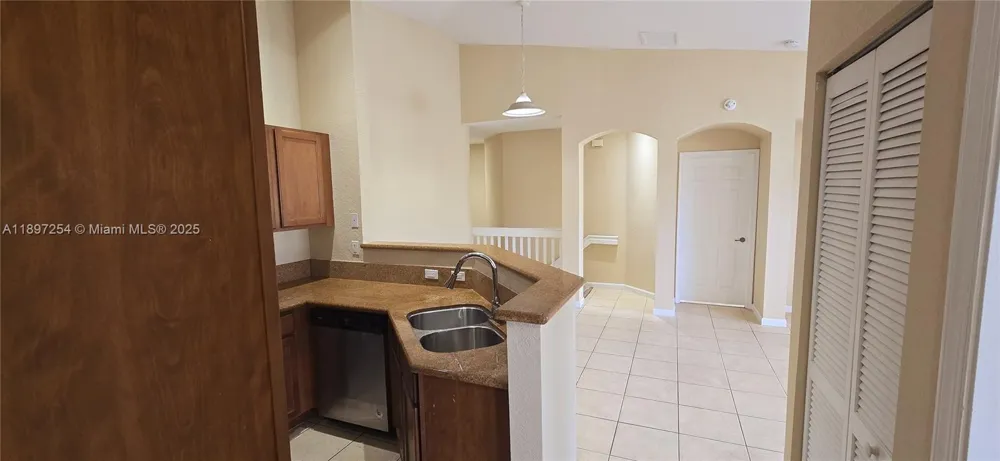 3020 Laurel Ridge Cir Riviera Beach, FL 33404