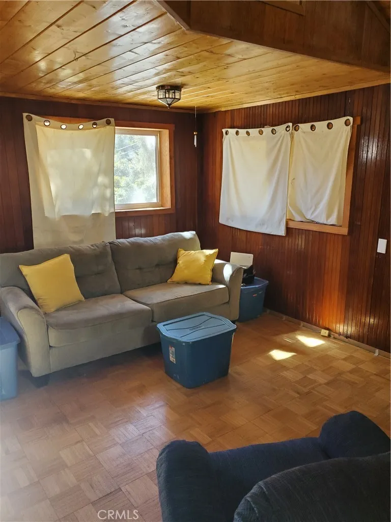 3917 Oregon Frazier Park, CA 93225
