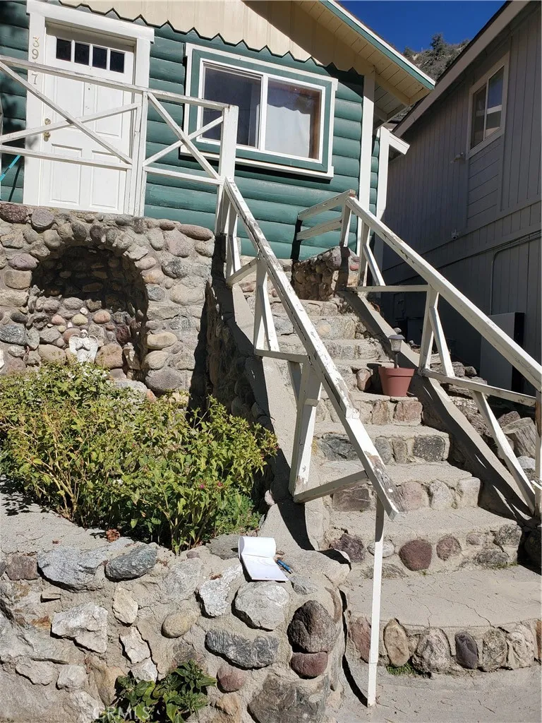 3917 Oregon Frazier Park, CA 93225